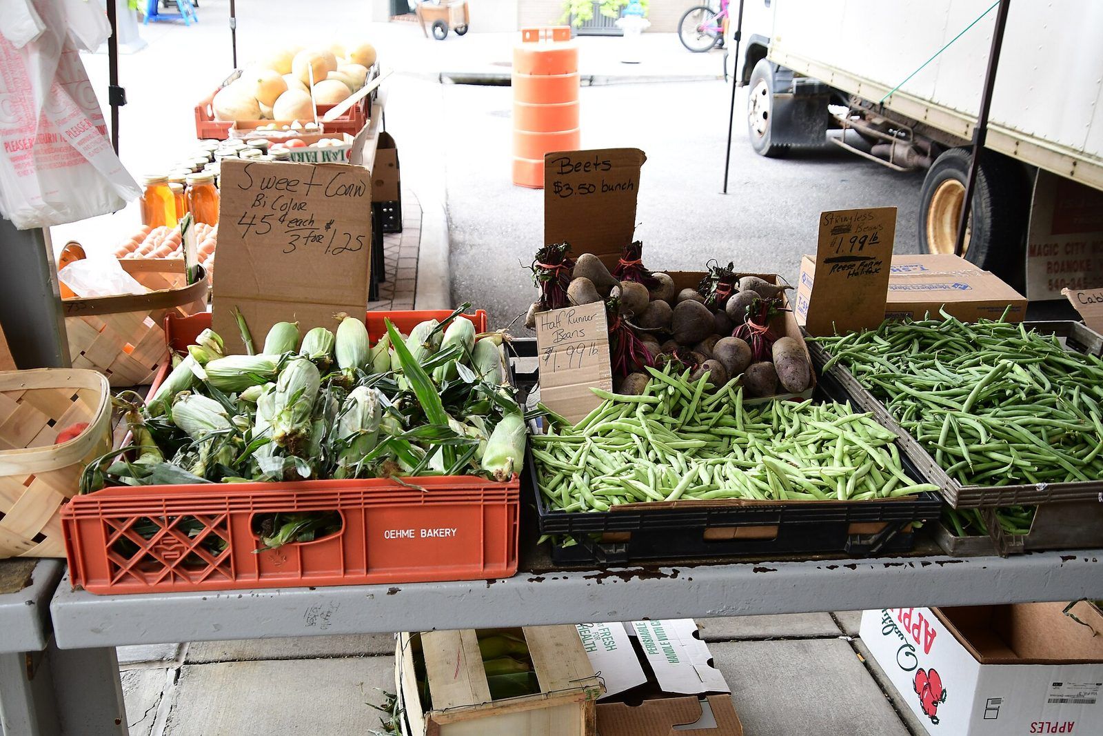 Farmer's Market in downtown Roanoke, Virginia (49459803423)